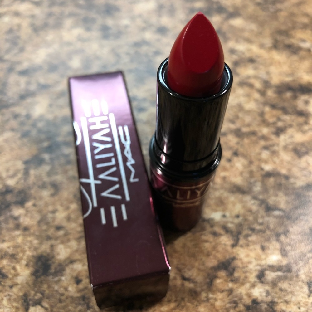 MAC Aaliyah Lipstick - Hot Like